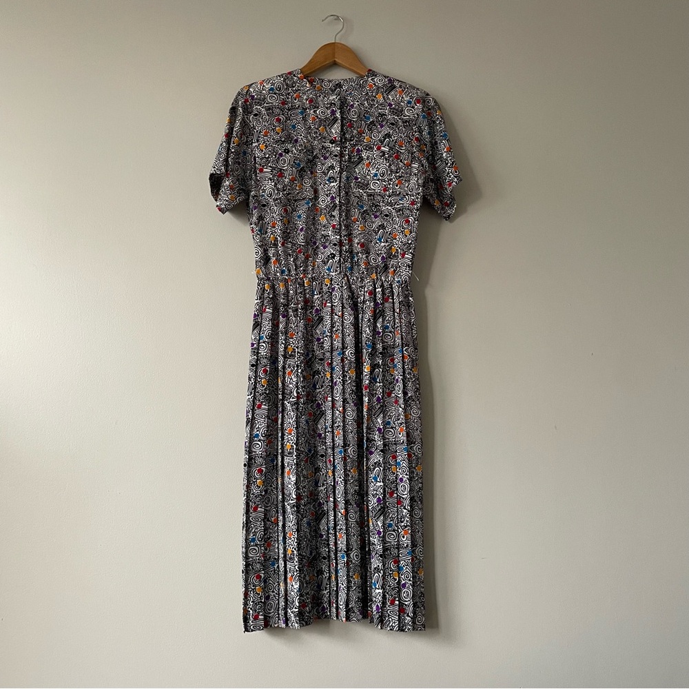 3/$20 Vintage 90s funky printed black and white midi dress with pleated skirt